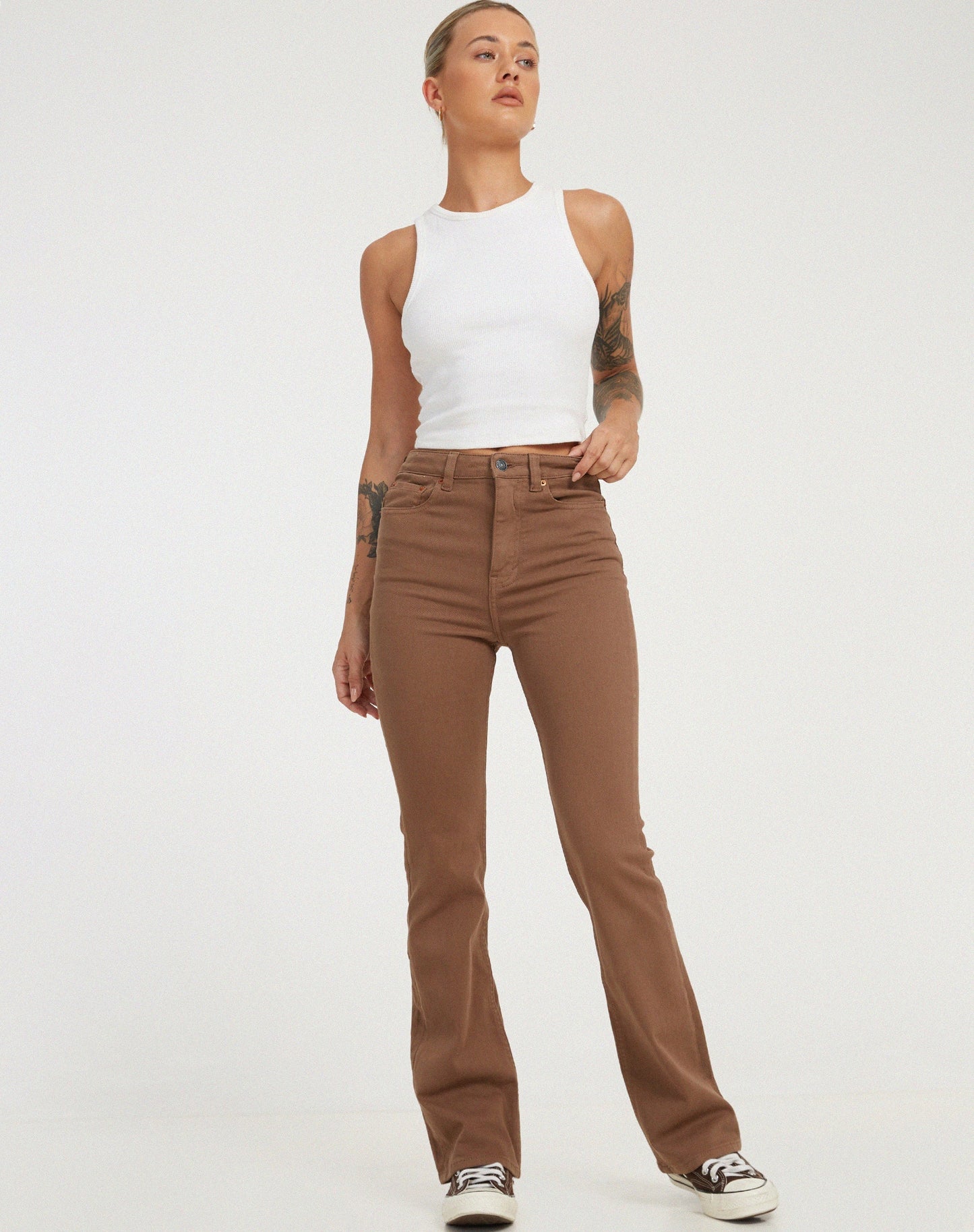 Bootleg Jeans in Rich Brown