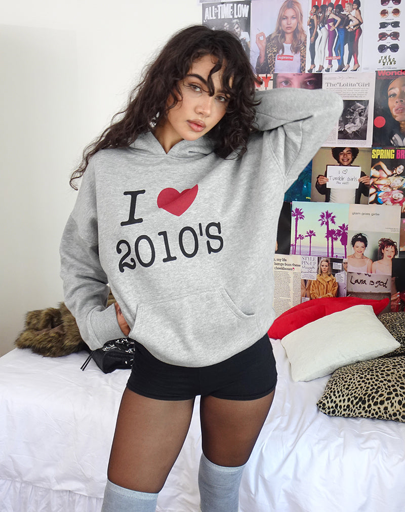 HOODIES & SWEATSHIRTS